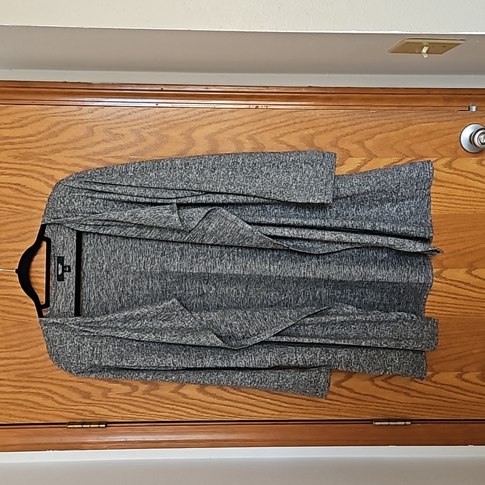 EUC Lightweight, waterfall, laying cardigan